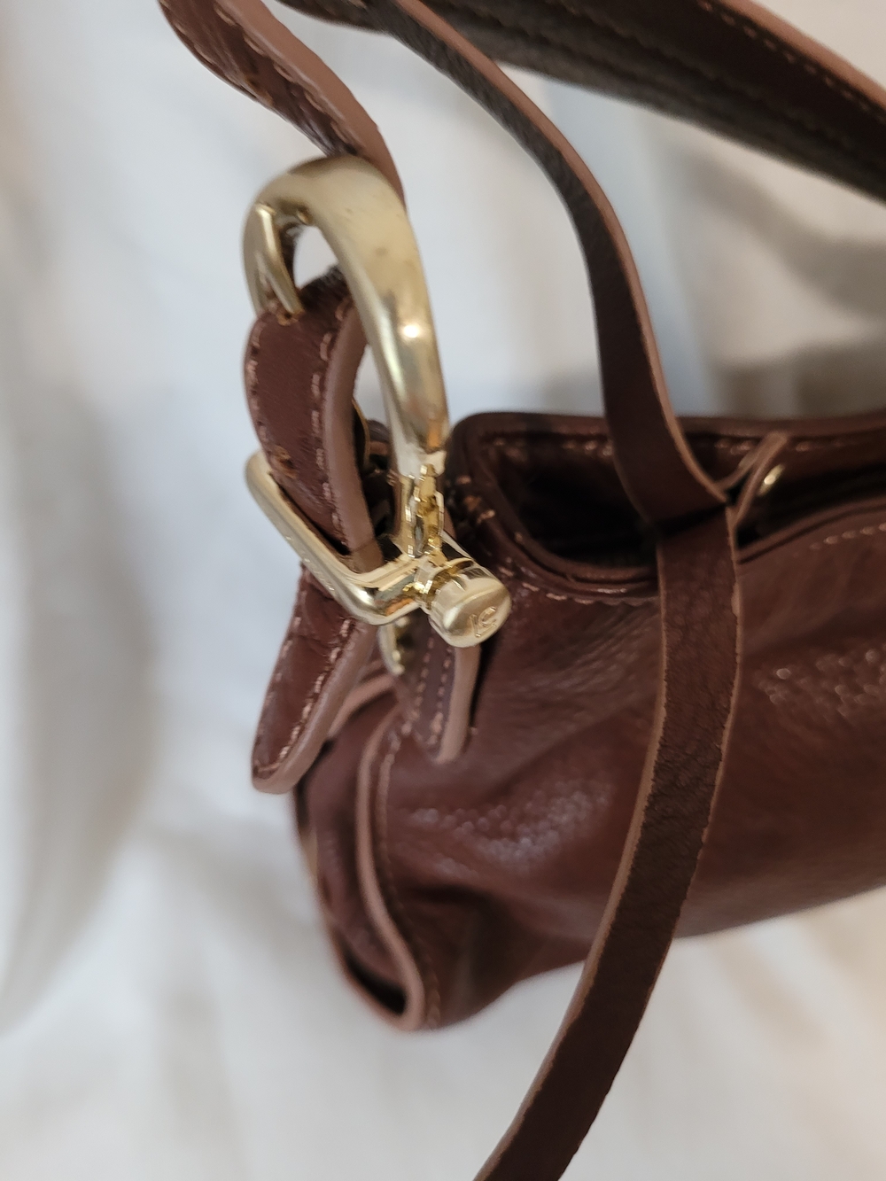 Vintage Deep Brown Leather Liz Claiborne purse. - Picture 8 of 16